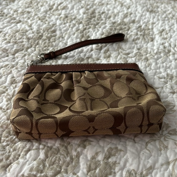 Coach Wristlet - Classic Signature Coach Design - Picture 5 of 8